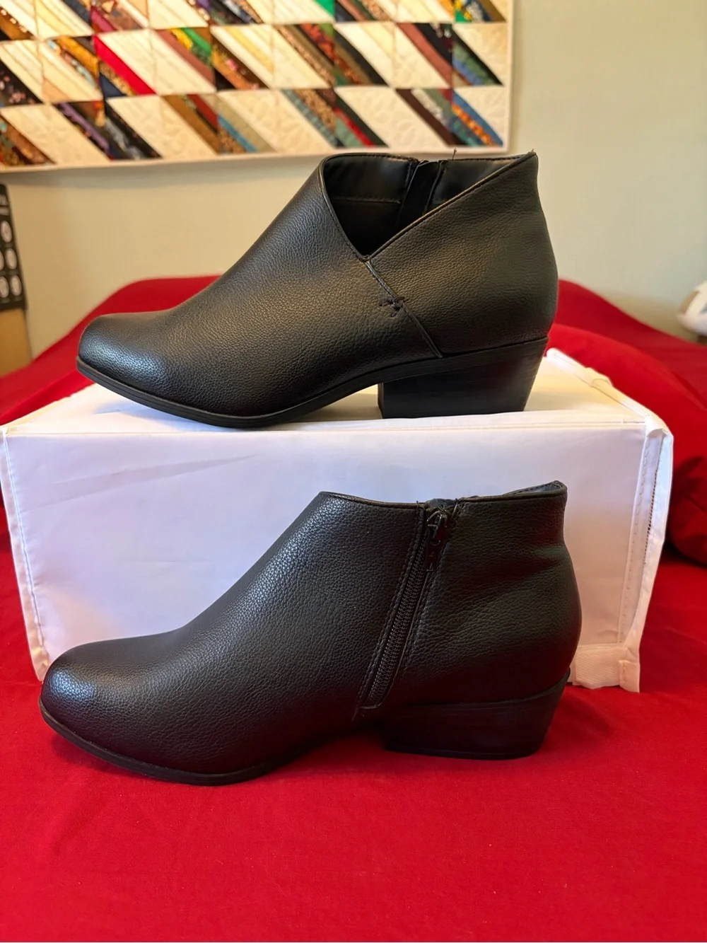 Aerosoles Women’s Black Leather Ankle Boots With Stacked Heel And Zipper